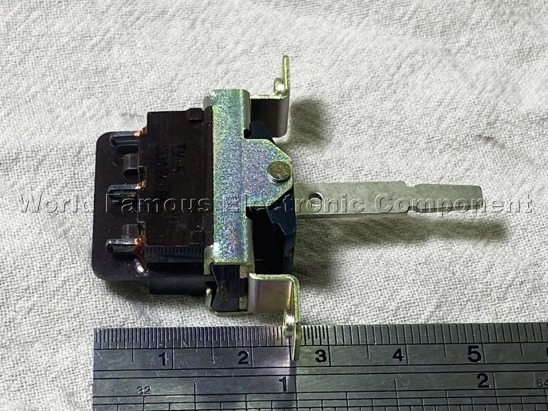1pcs - ALPS TV-5 ON/ON 3-Pin Toggle Power Switch Made in JAPAN (1)