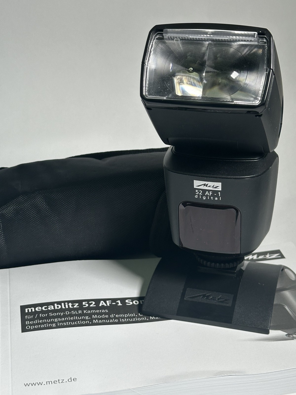 Metz 52 AF-1 Digital Flash for Sony TTL Shoe Mount Touchscreen