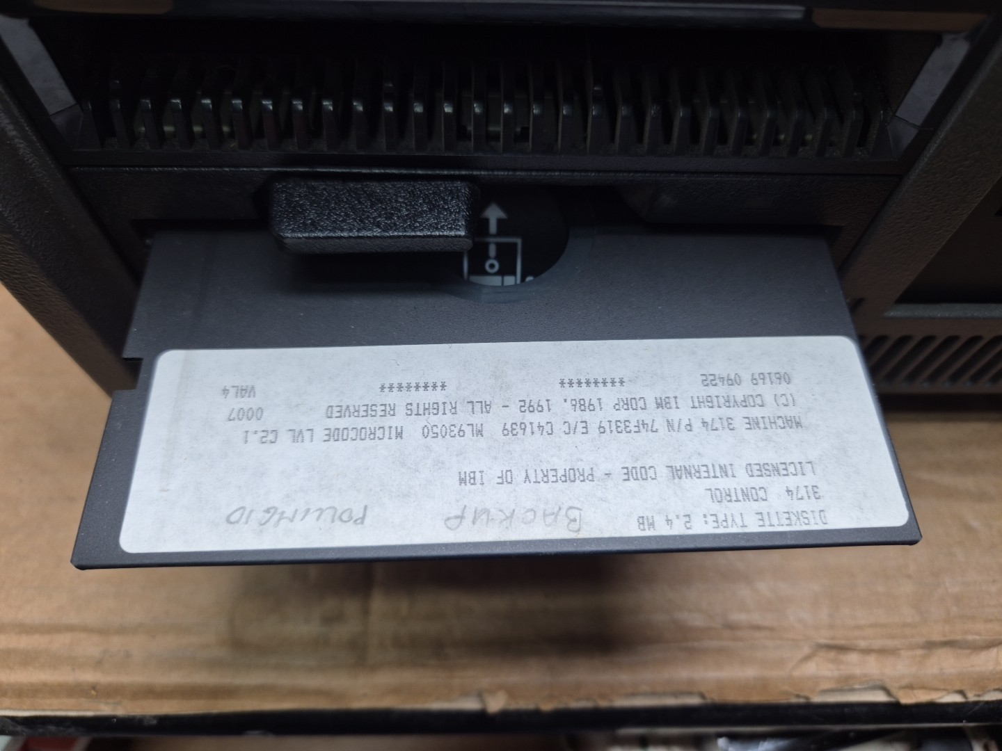 IBM 3174-61R IBM Coaxial Communication Controller