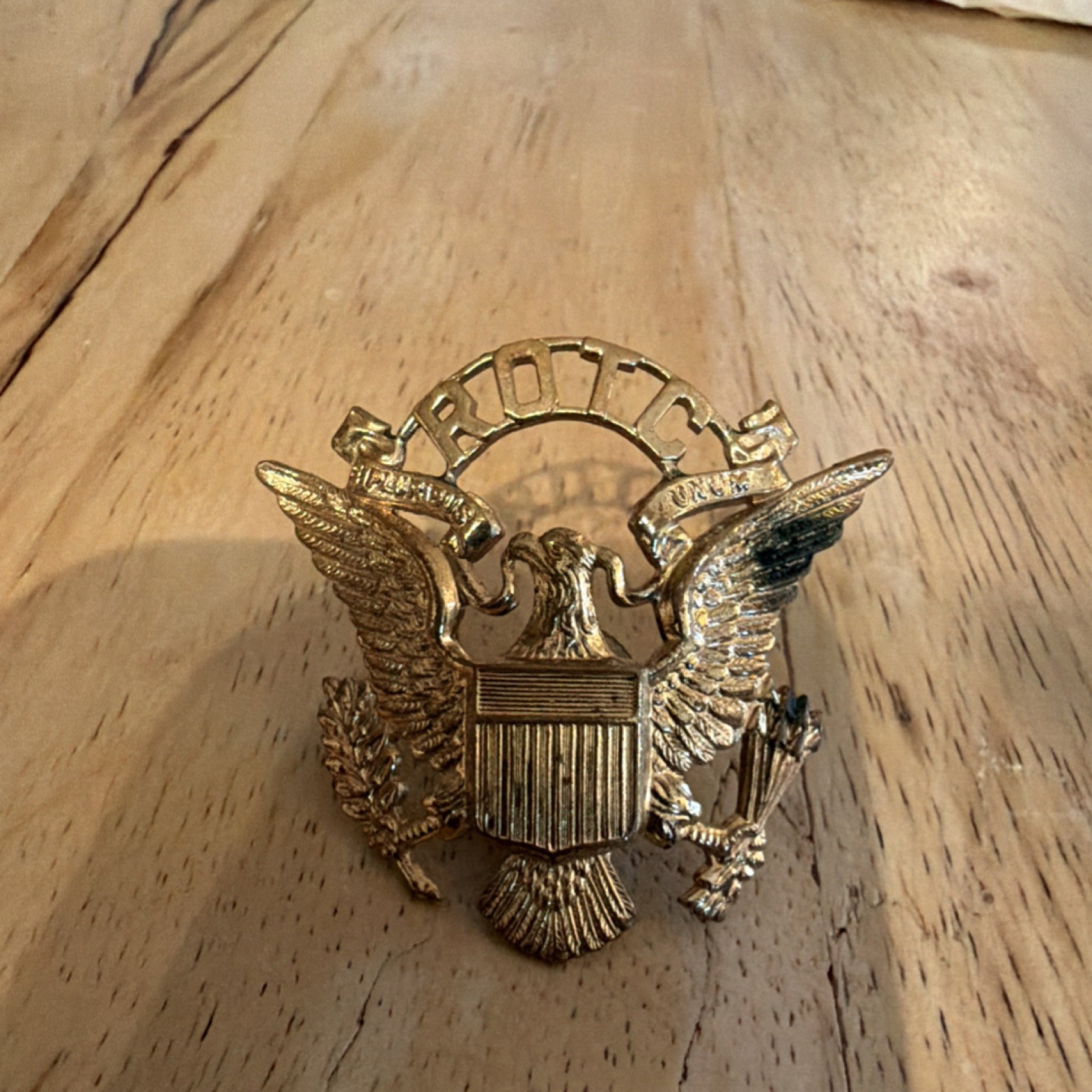 Army ROTC Eagle Gold Tone Badge Militaria Collectible Insignia 1940s