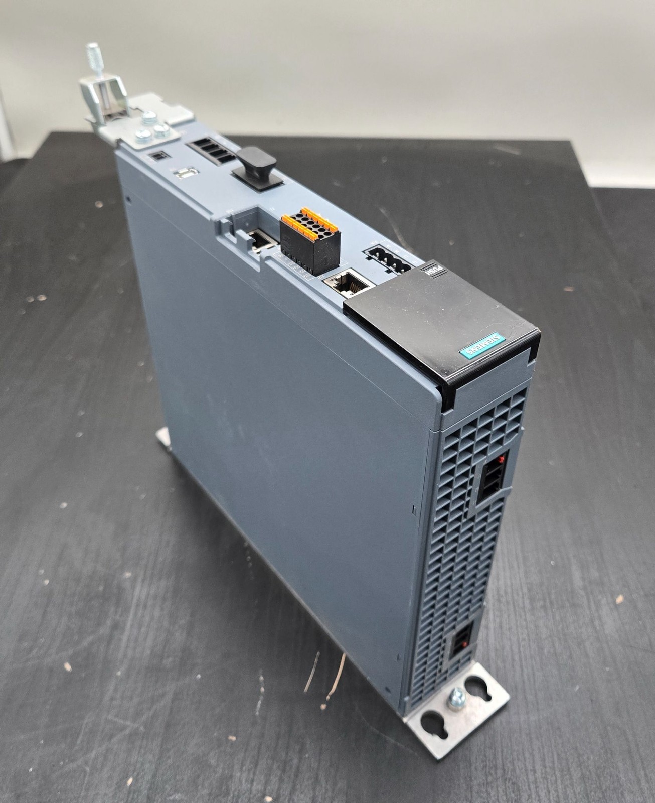 SIEMENS 6SL3210-5HE11-0UF0 FS:3 SINAMICS S210 SERVO DRIVE - USED