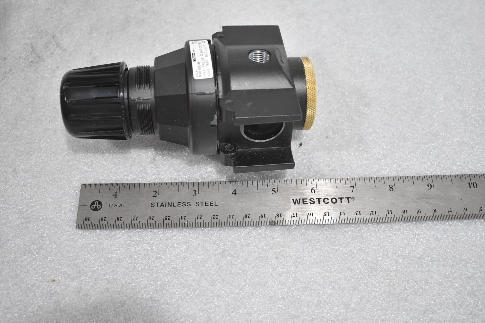 PARKER SHRADER BELLOWS R20-00C/M1 REGULATOR MODULE WITH FILTER 300 PSI MAX