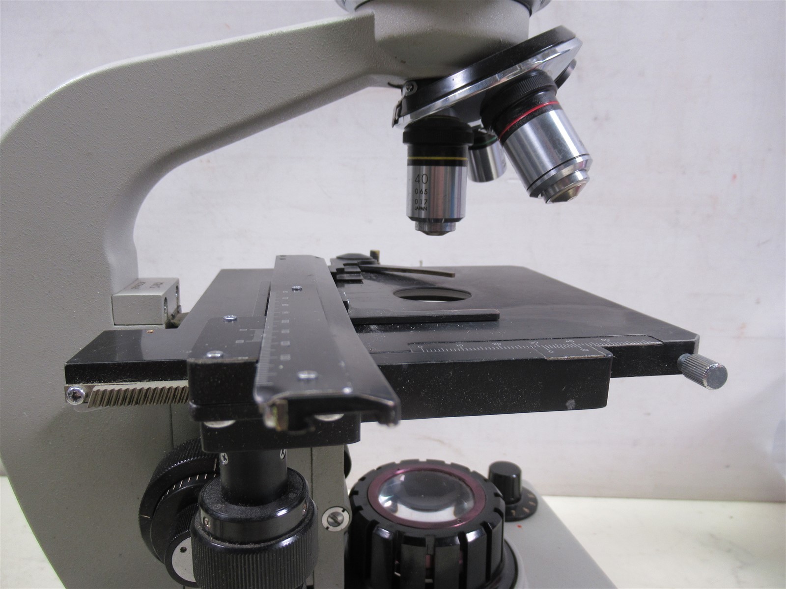 Bausch & Lomb KHS Binocular Microscope with Eyepieces & 3 Objectives