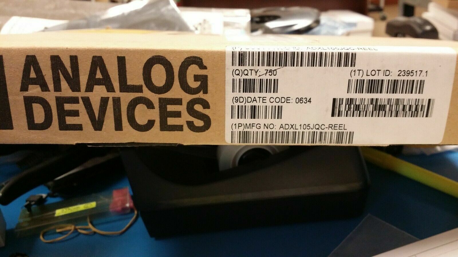 (1 PC) ADXL105JQC ANALOG DEVICES Accelerometer with Analog Input 14-Pin CERPACK