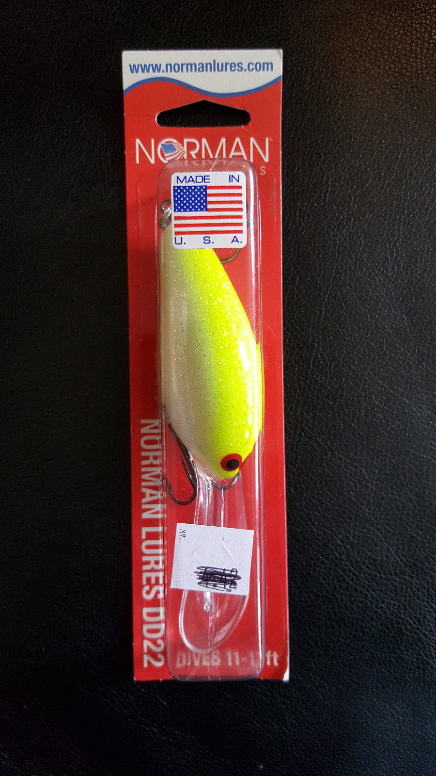 Norman Lures  DD22 3" Dives 11-17 feet 5/8oz 183 White/Chart