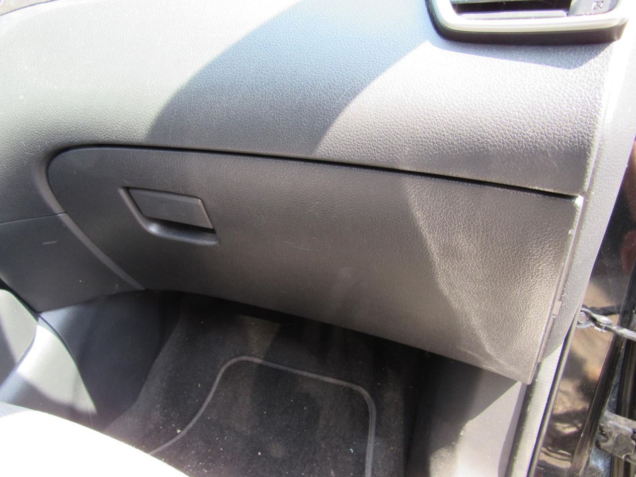 ROGUE     2016 Glove Box 1045508
