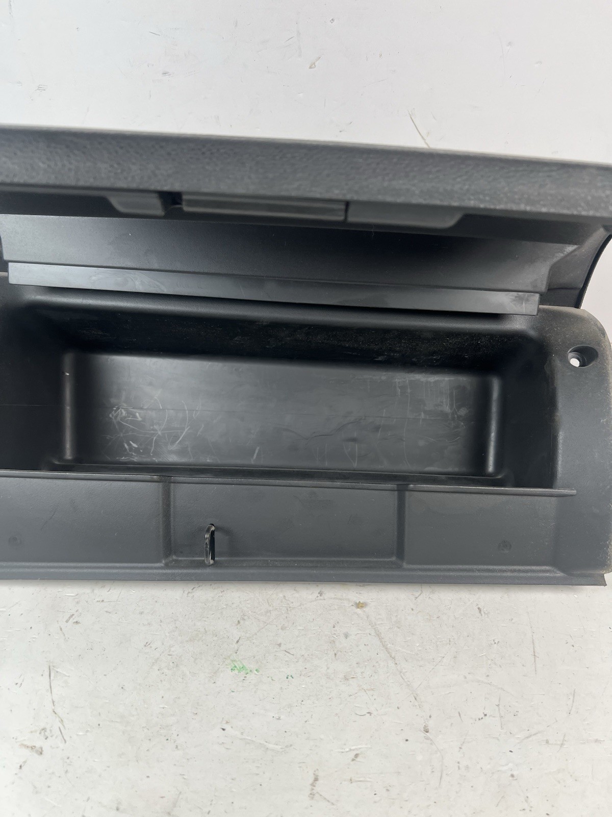 07-13 Silverado SIERRA Dash UPPER GLOVE BOX Storage Compartment Door BLACK