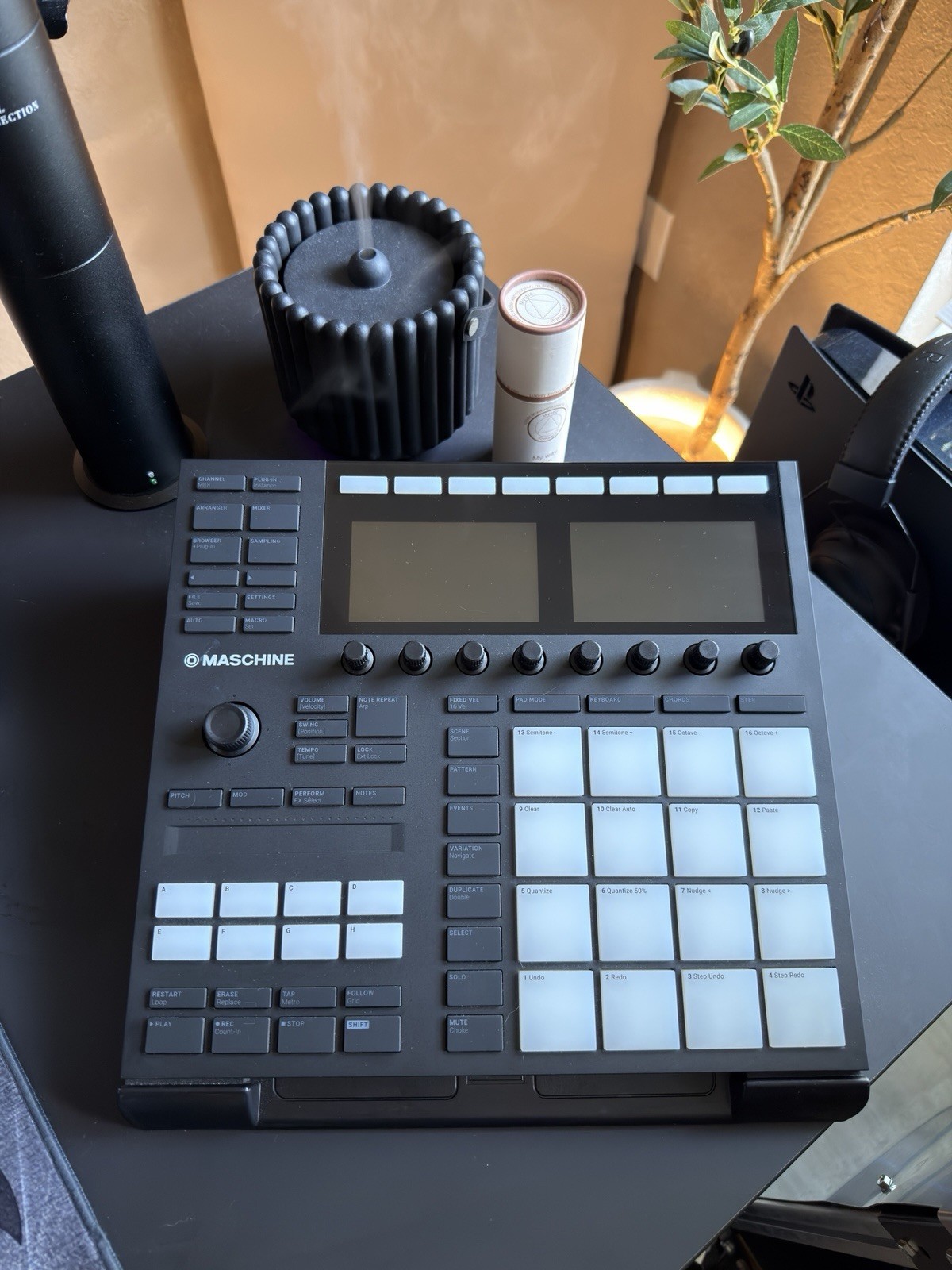 Native Instruments Maschine Mk3 Controller - Hardware Only
