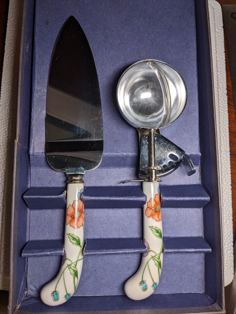 Ice Cream boxed GIFT Prill Sheffield Porcelain Cake Server & Ice Cream Scoop Set