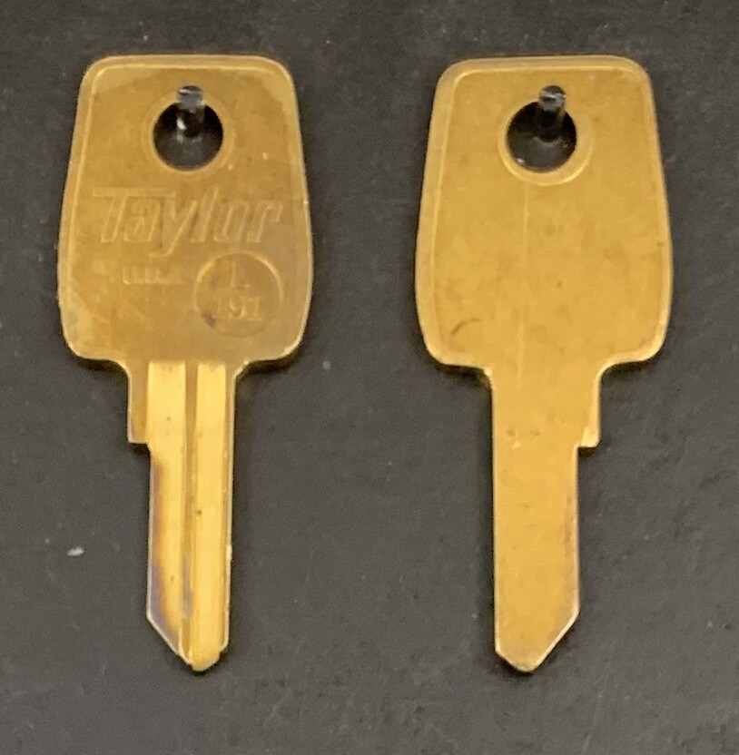 Lots of LF27 L191 LF10 Type Key Blanks for Lowe & Fletcher