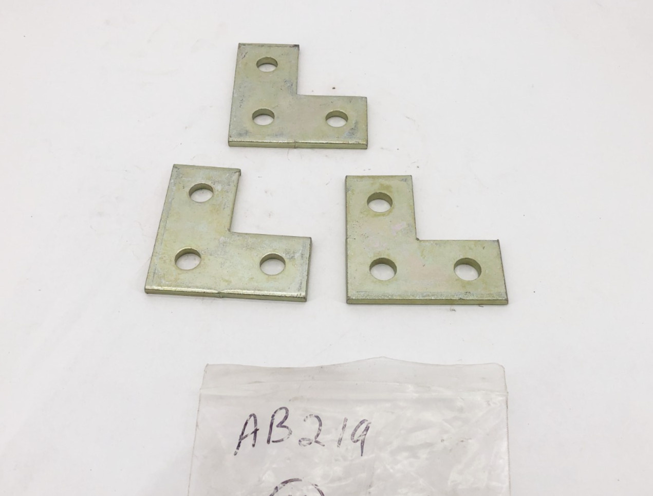 Lot of 3 New Thomas & Betts Superstrut AB219 Flat Angle L Brackets - No Box