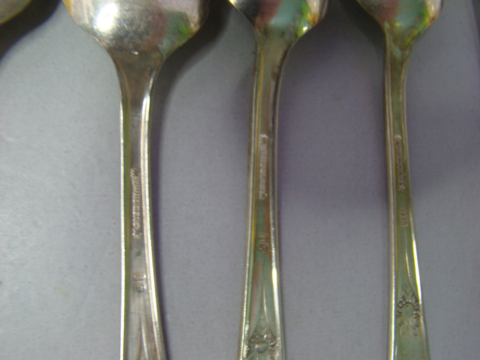 Lot of 7 wm rogers silverplate flatware spoons 5 x 6", 1 x 7.25", 1 x 8.5"