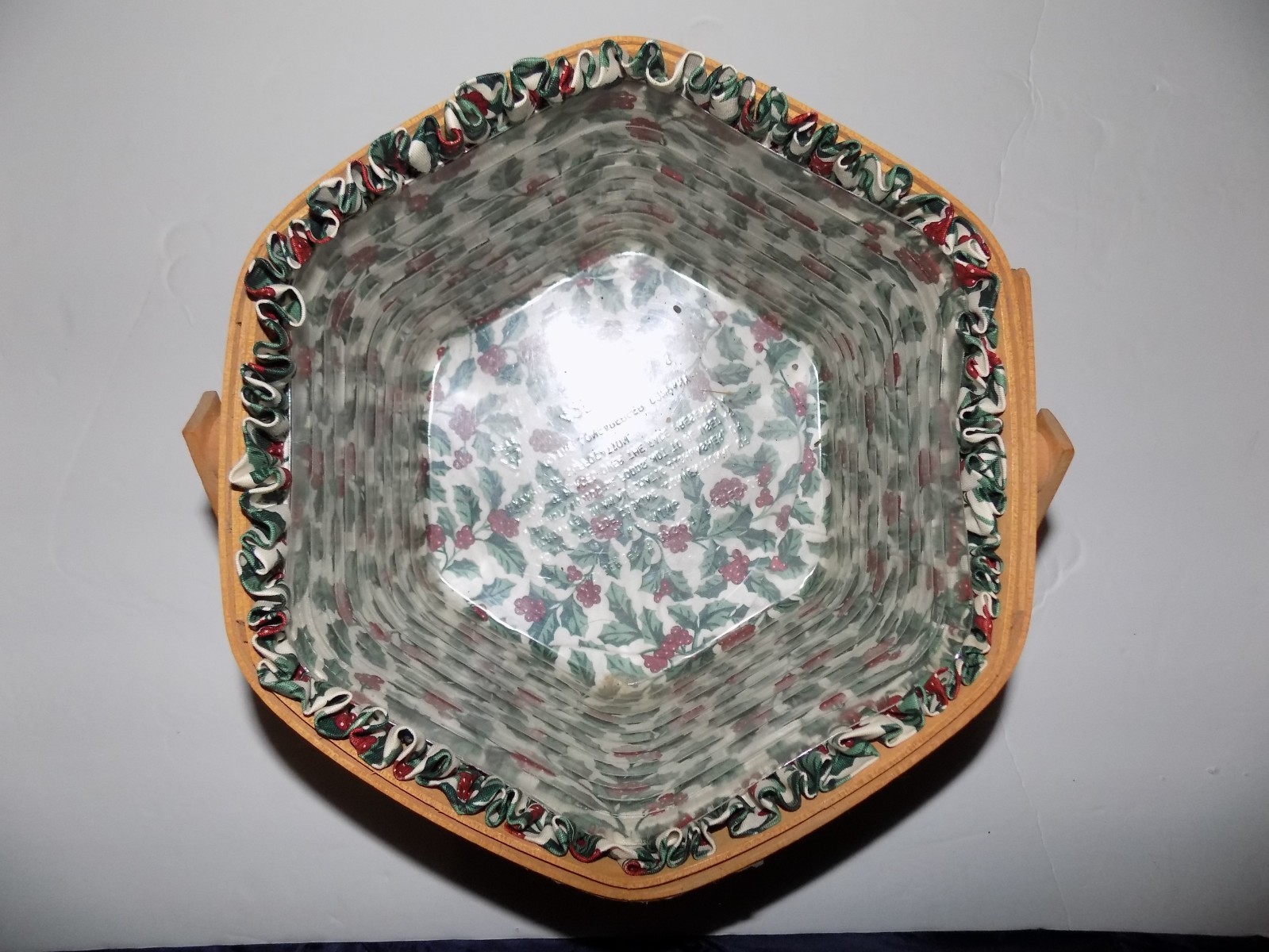 1995 CHRISTMAS EDITION GREED CANBERRY BASKET 19518 LONGABERGER