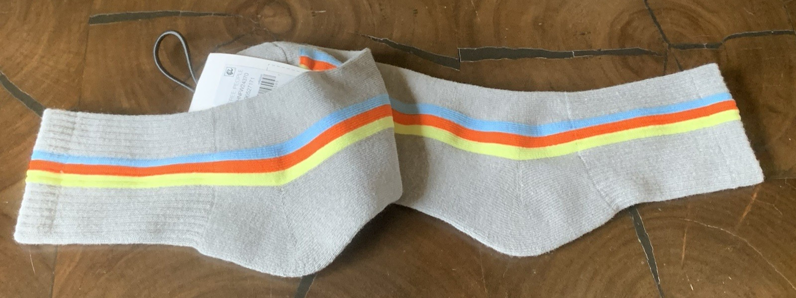 NWT FP‎ Movement Tempo Quarter Crew Socks in Grey with Stripe Athletic SOLD OUT!