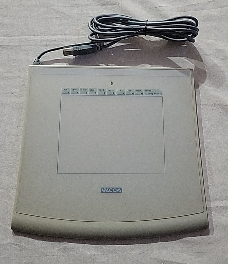 Gray Wacom Intuos 4X5 Graphics Tablet Model GD-0405-U **No Stylus Pen