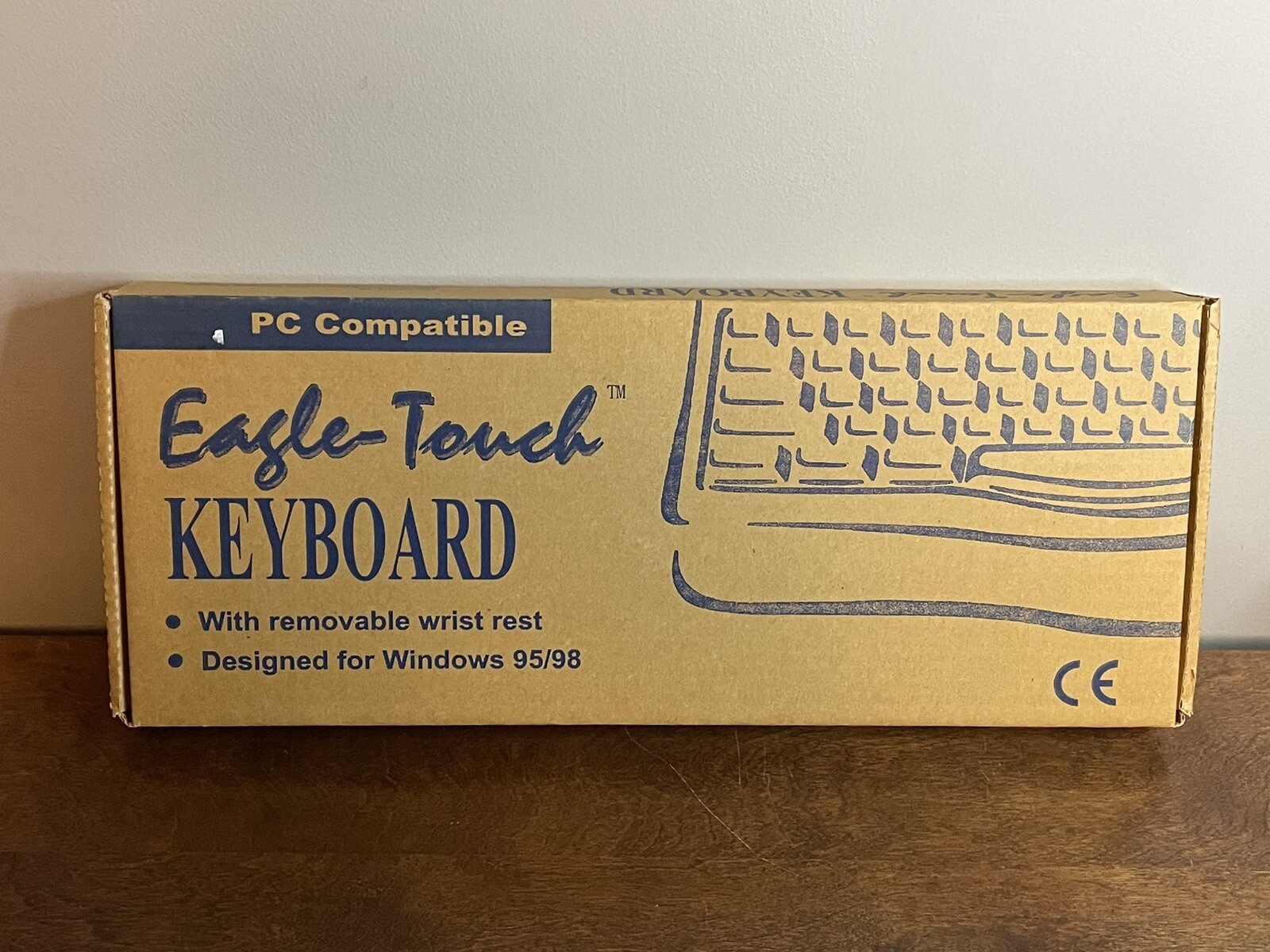 Vintage PC Ortek Technology MCK-600W USB Enhanced Keyboard w/ Wrist Rest New
