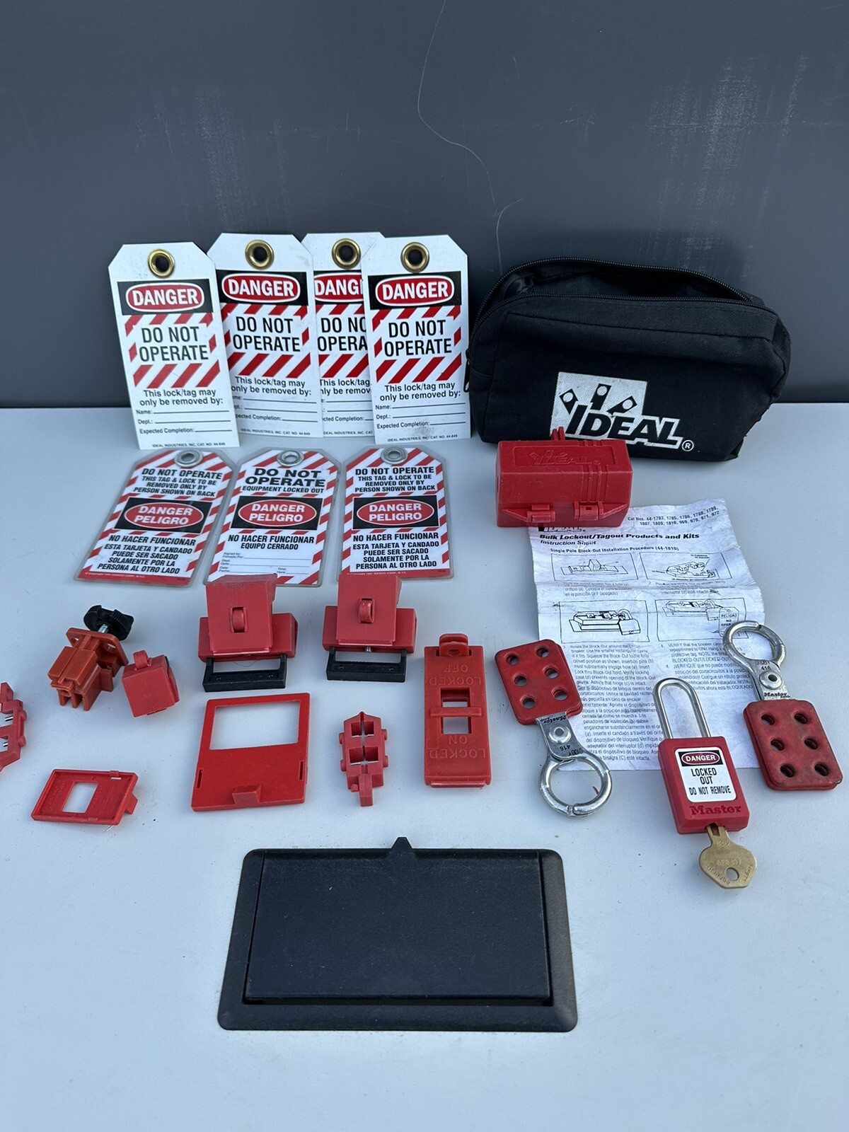 Ideal 44-1810 Standard Lockout/tagout Kit Nylon ZIPPER 20 PCs W Lock N Key Red
