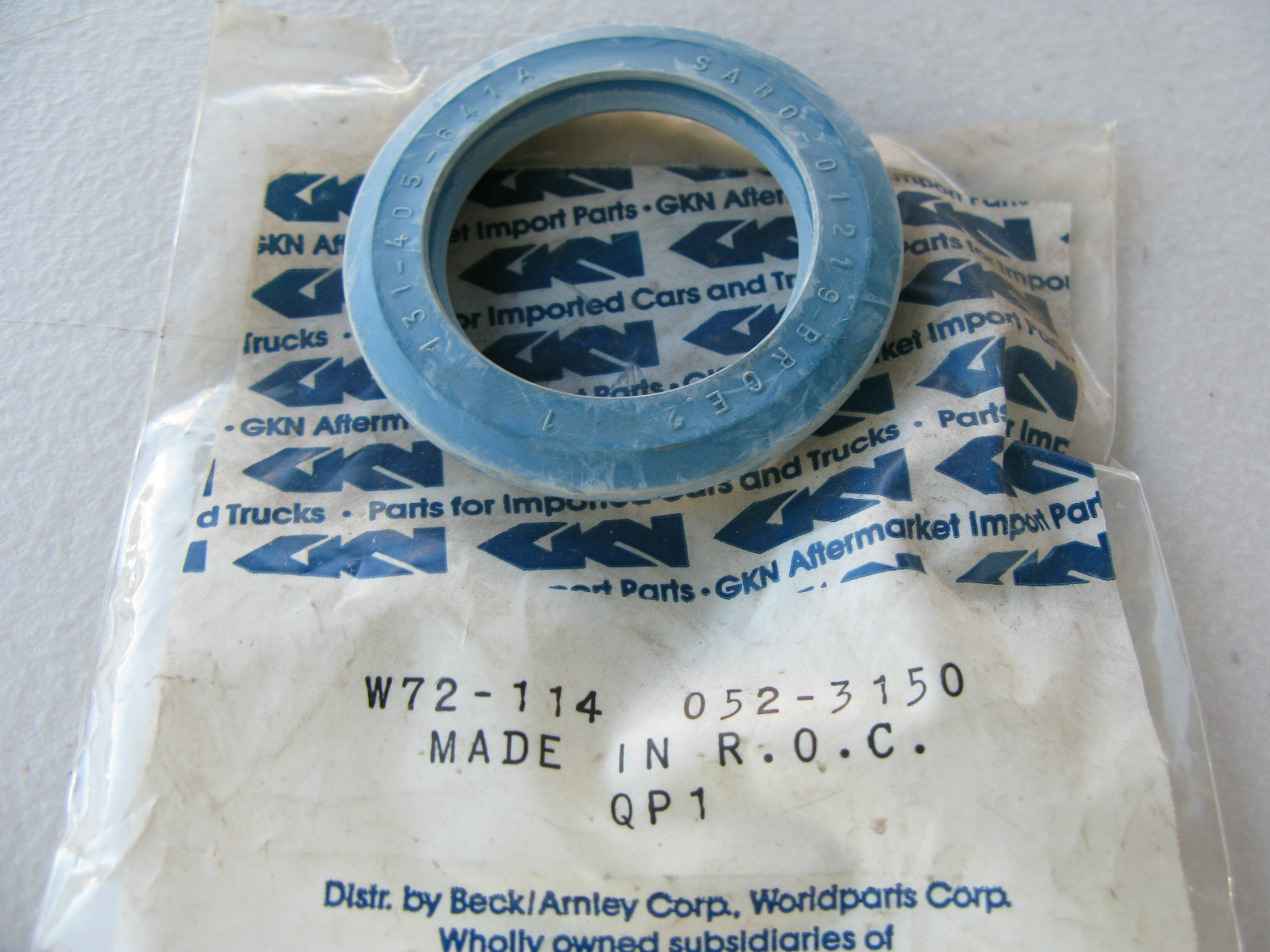 GKN WHEEL SEAL Fits Volkswagen Beetle 1966-1968 (#052-3150)
