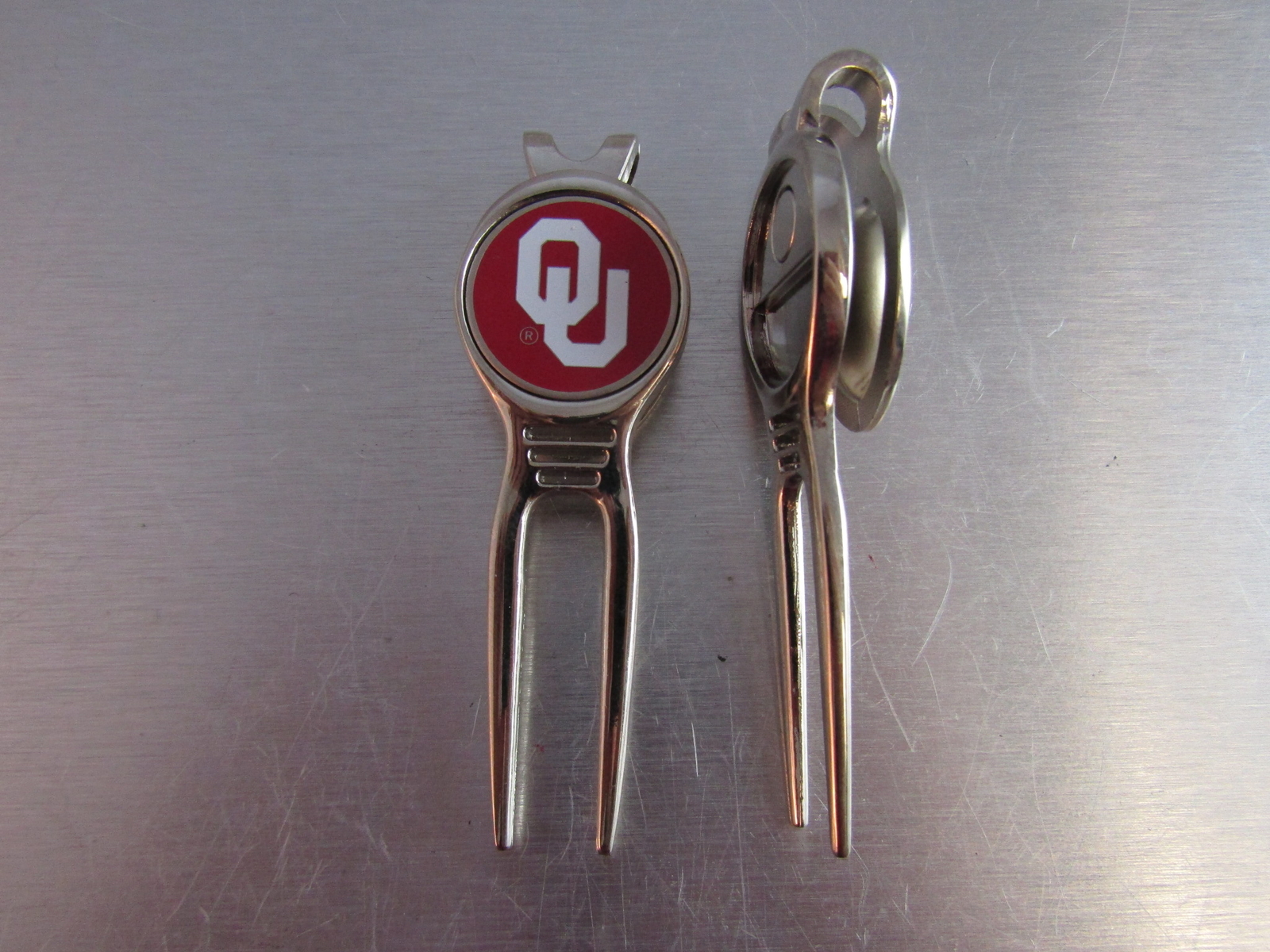 NCAA Golf Divot Repair Tool Beltclip w/ Ballmarker Silver Oklahoma Sooners Red