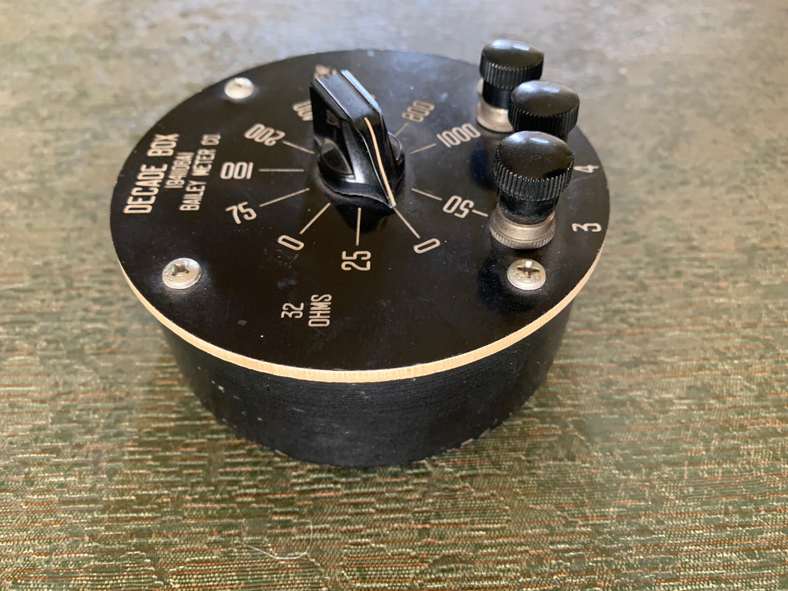 Vintage Bailey Meter Co Decade Box 32ohm