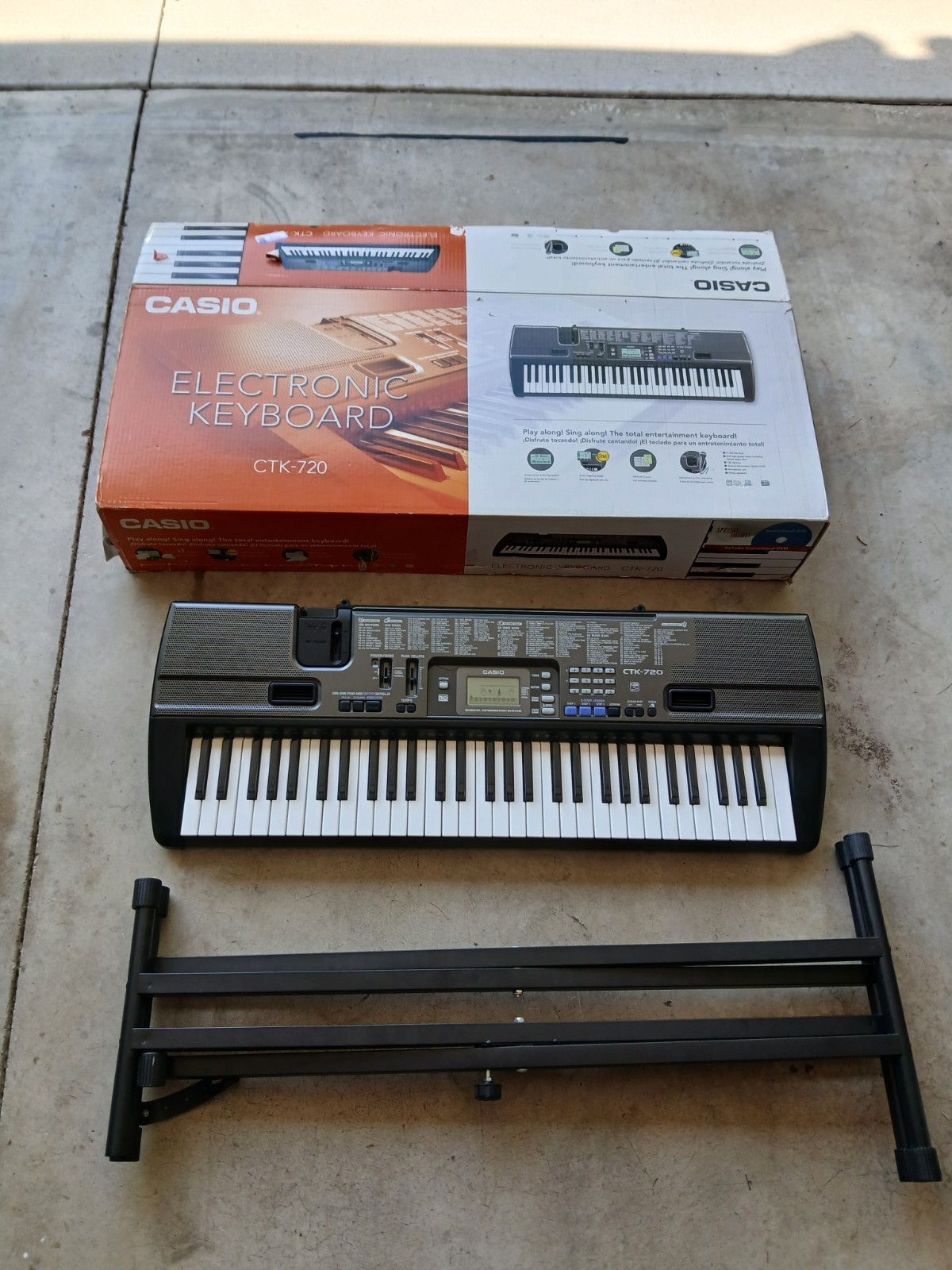 Casio CTK-720 Electronic Keyboard + Stand, See description, Tested/Works