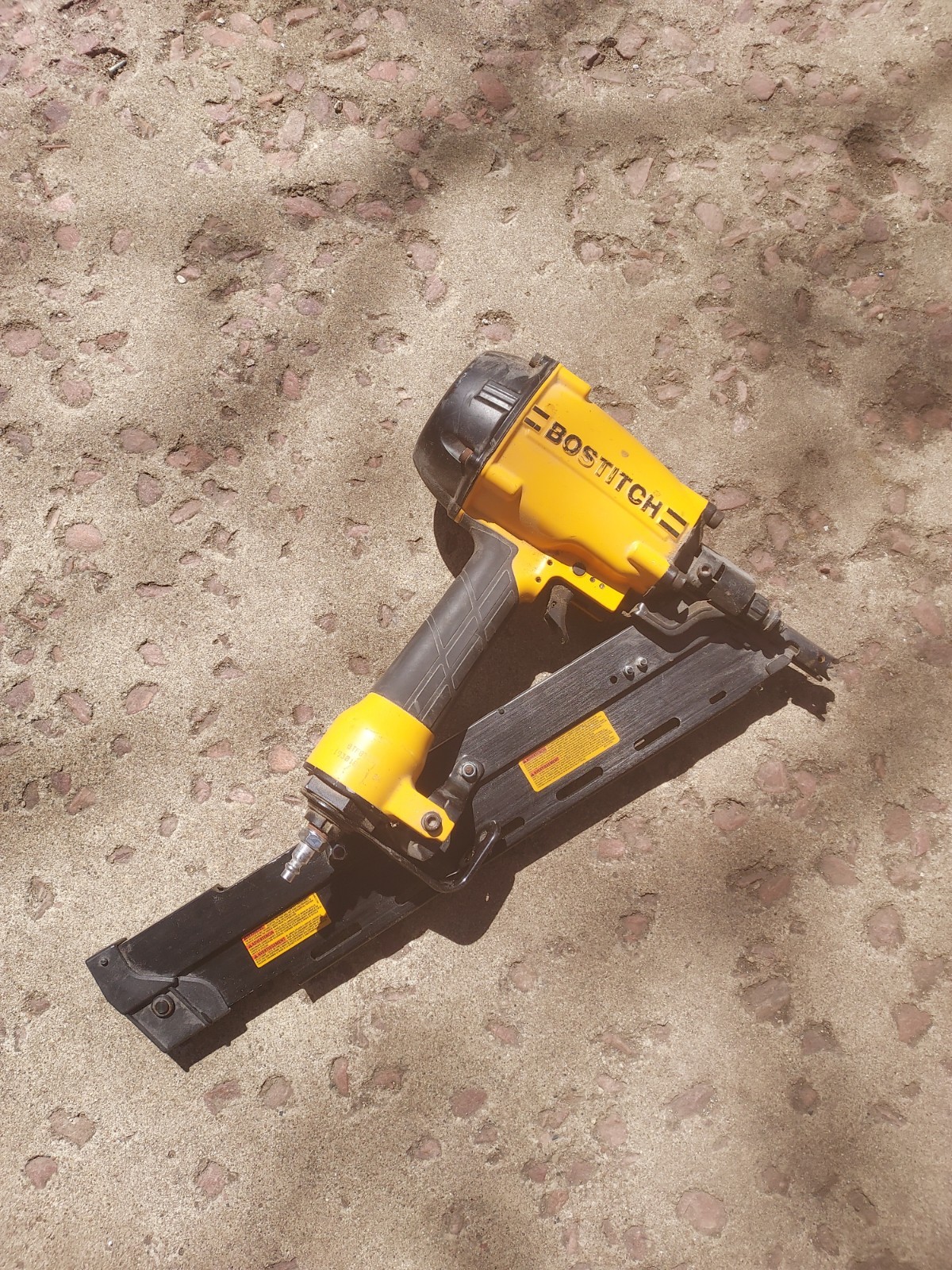 BOSTITCH BTF83WW 3.25" 28-Degree Pneumatic Top Load Wire Weld Framing Nailer