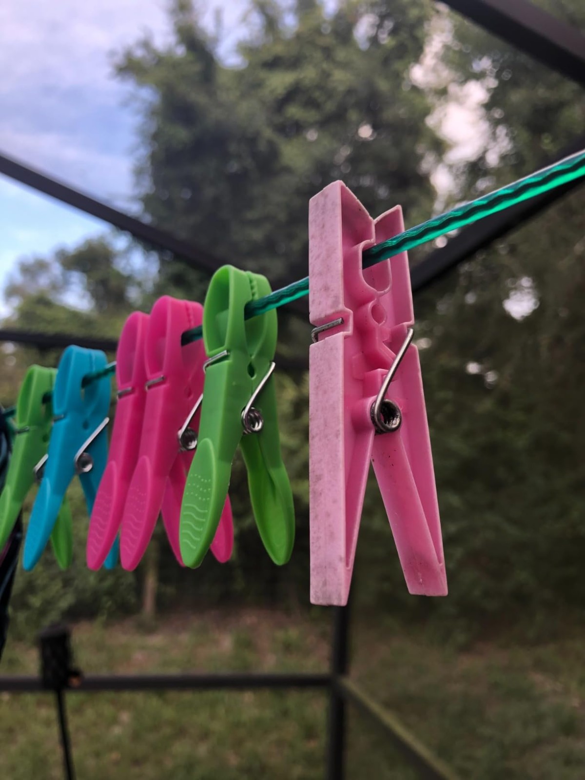 Clothes Pins 48PCS Heavy Duty Plastic Non Slip Clips Laundry Outdoor Use New USA
