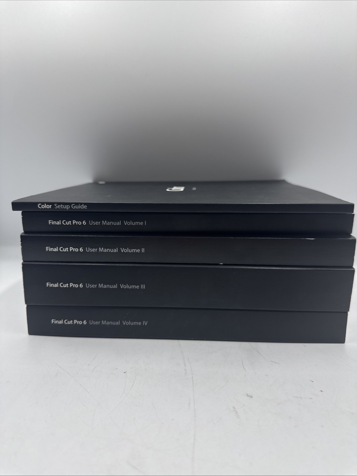 Apple Final Cut Studio 2 Software Box set w/ All Discs, Manuals, Serial Numbers