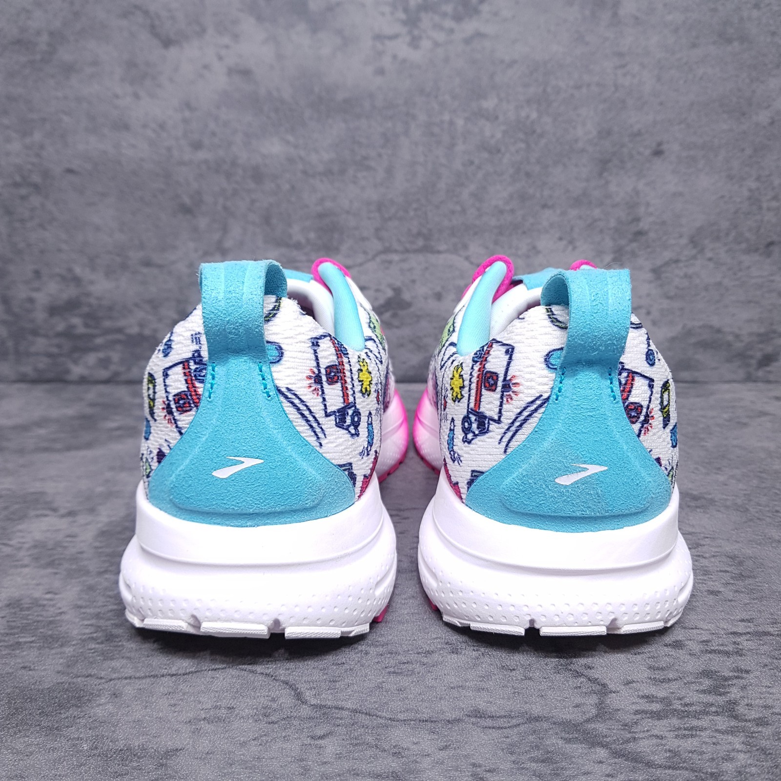 BROOKS Trace 4 Hero Medical Nurse Running Shoes Womens Size 7.5 B White Pink