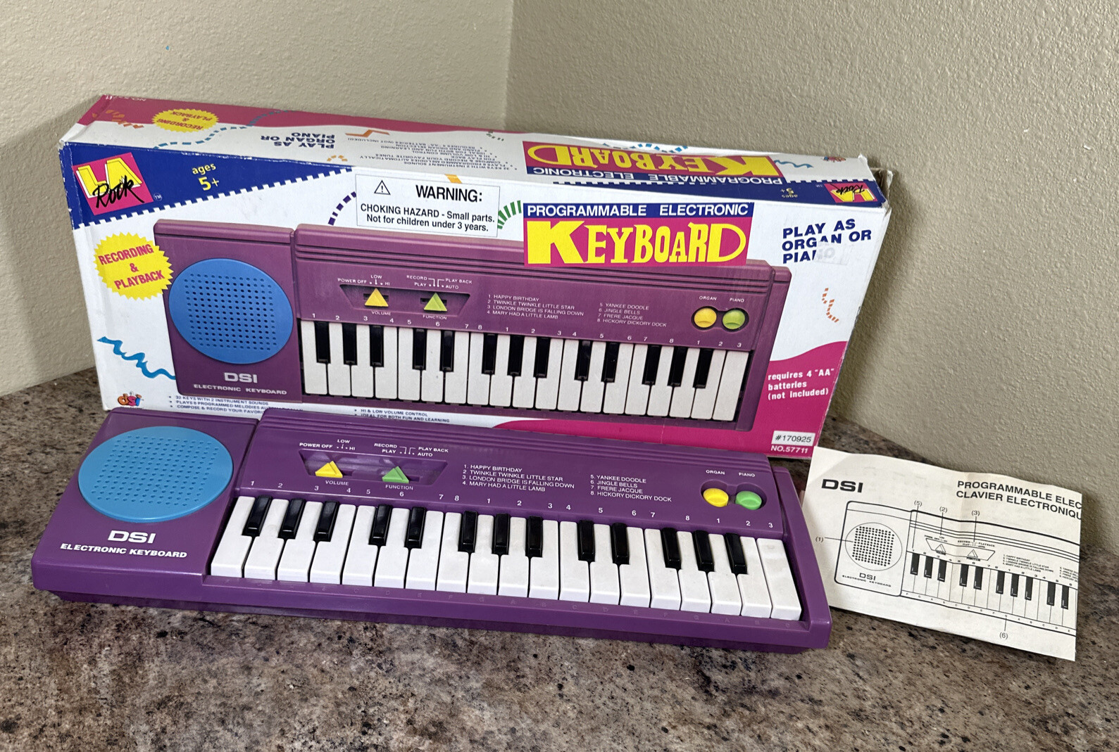 VINTAGE 1993 LA ROCK ELECTRONIC KEYBOARD NO. 57711 Plastic Euc