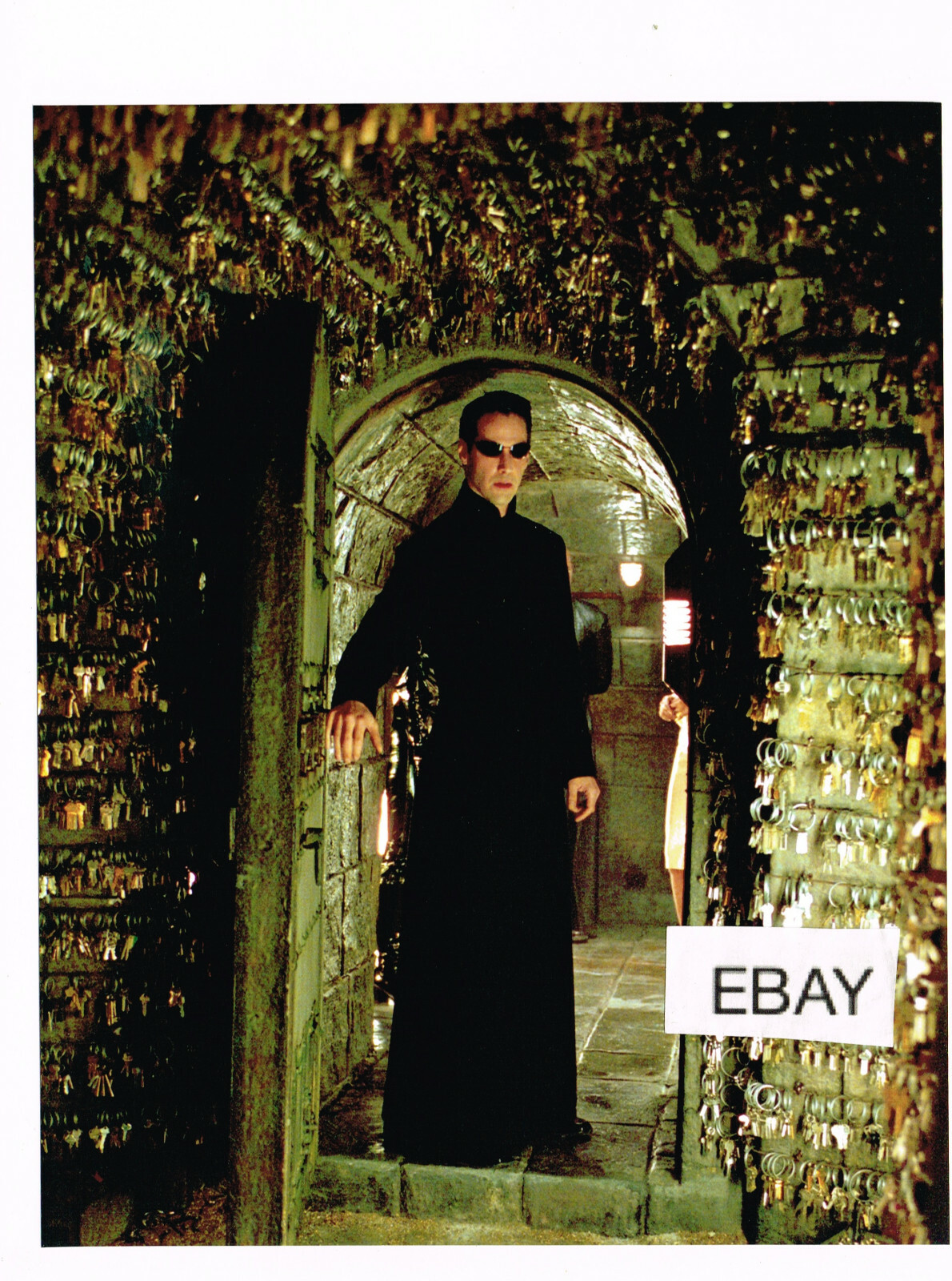 THE MATRIX MOVIE PHOTO #1 1999 8X10 KEANU REEVES SCI-FI CLASSIC KEYS