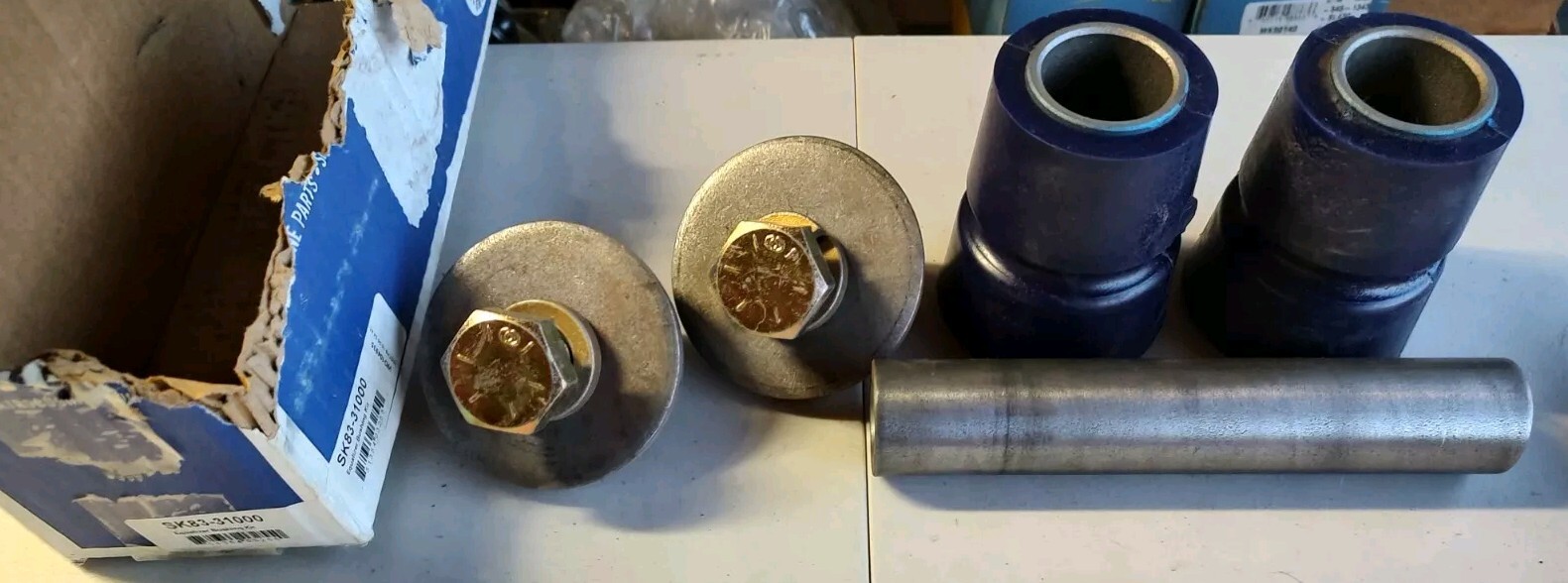 Atro SK8331000 Equalizer Bushing Kit One Pc. - sk83 31000 - New But Rough Shape