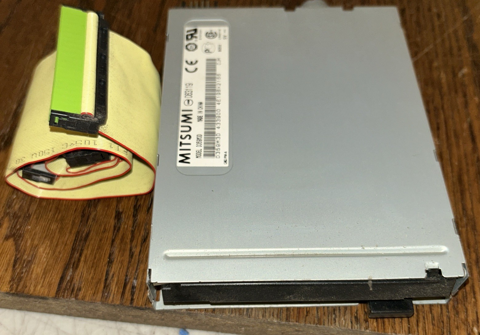 Mitsumi Floppy Disk Drive Model D359M3D w/Ribbon Cable Used/Works! Fast shipping