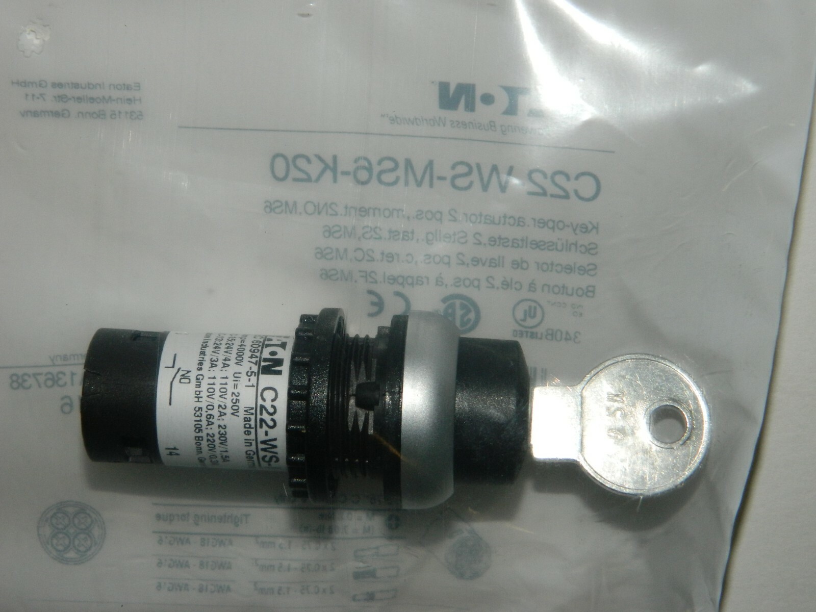 New Eaton C22-WS-MS6-K20 Key Selector Switch 2-positions 22mm 2 NO Contacts