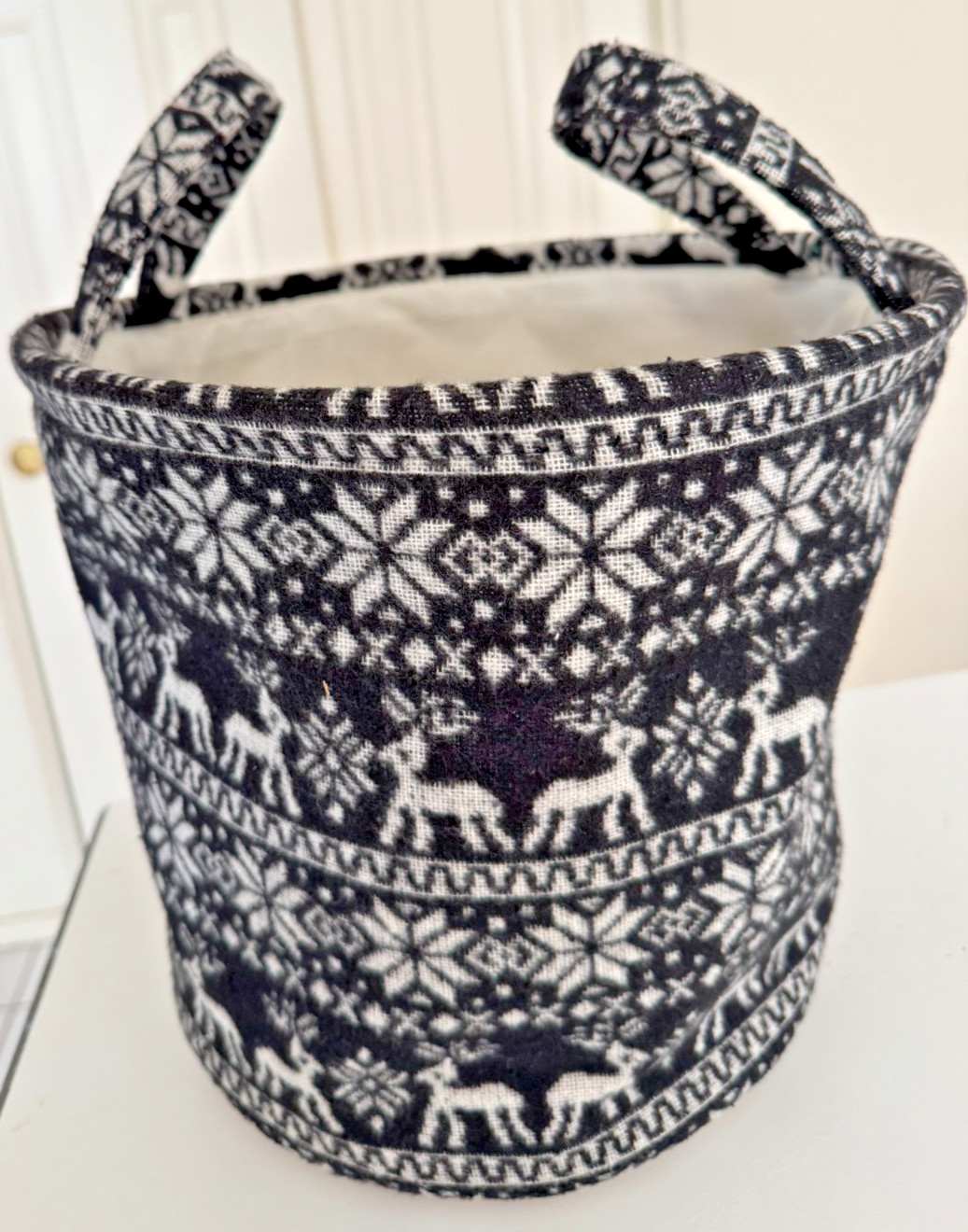 HALLMARK BLACK & WHITE REINDEER, SNOWFLAKE STORAGE TOTE BASKET (50)