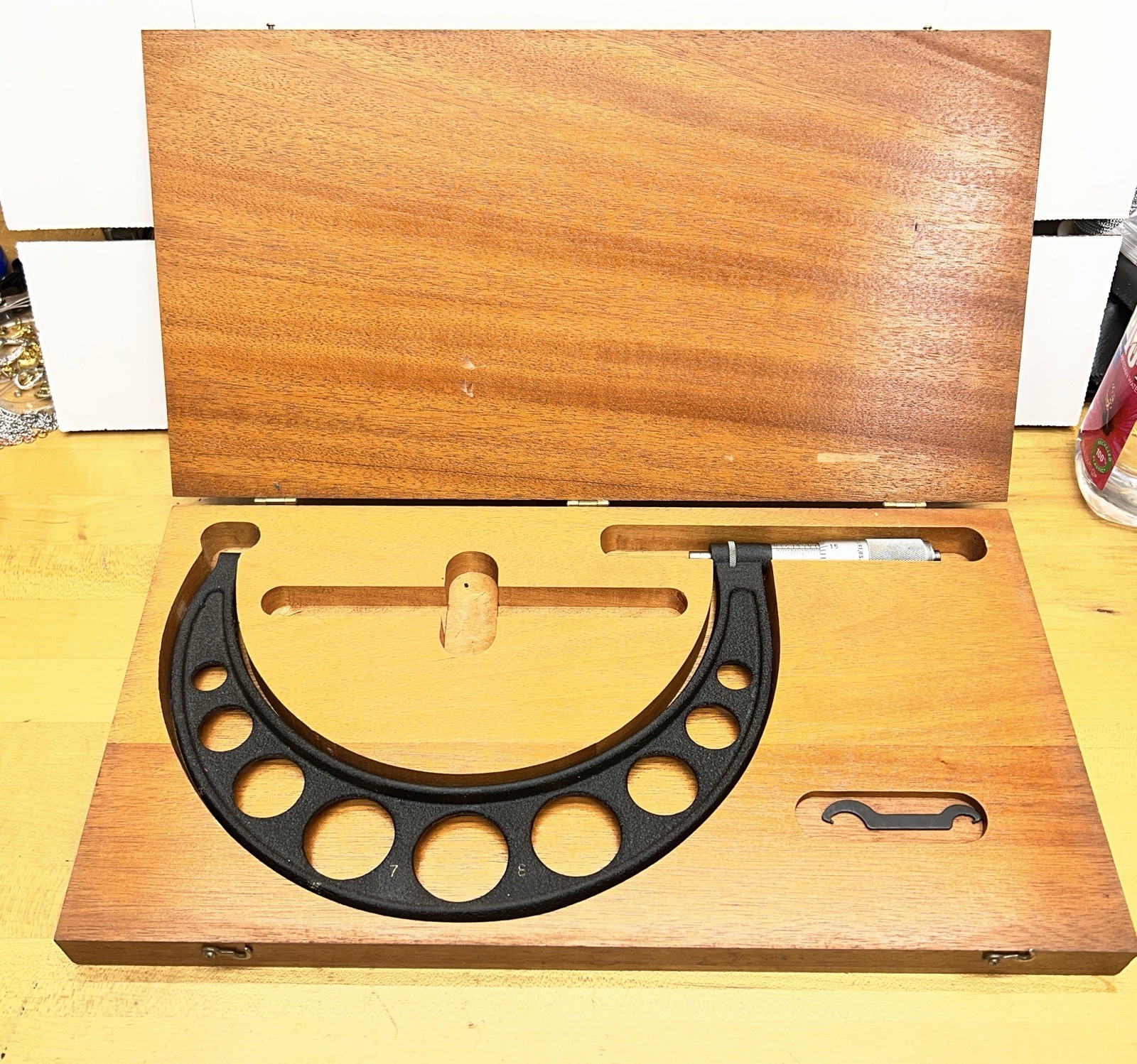 Brown & Sharpe Providence RI 7 8 outside micrometer MISSING PART #0667 Box