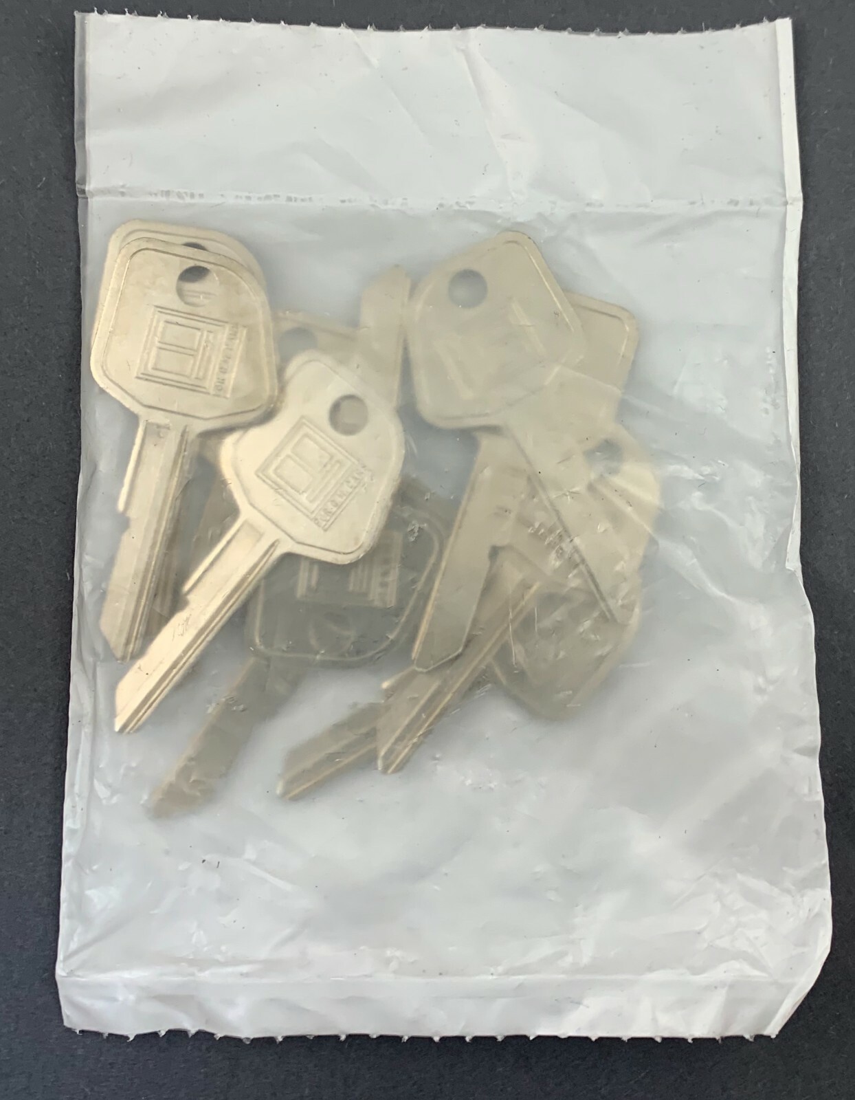 Lots of B79 S1098WH GM-43 Type Key Blanks for GM