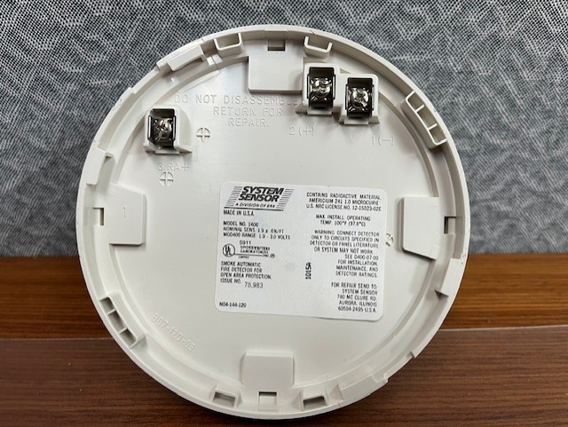 System Sensor 1400 Smoke detector; NOS New in open box