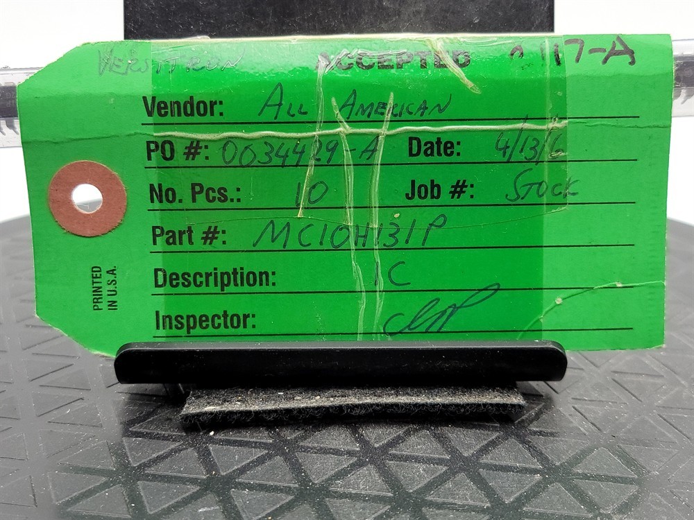New (10pcs) MC10H131P ONSEMI IC Logic