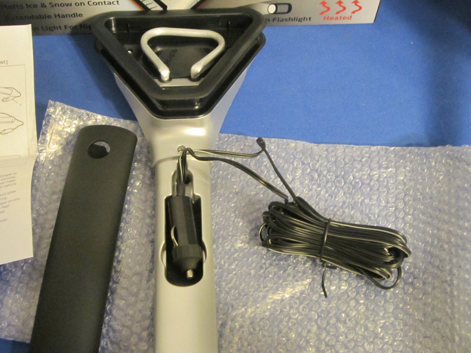 Samsonite Heated Ice Scraper With Light Non-Slip Extendable Handle 15' Cord Open