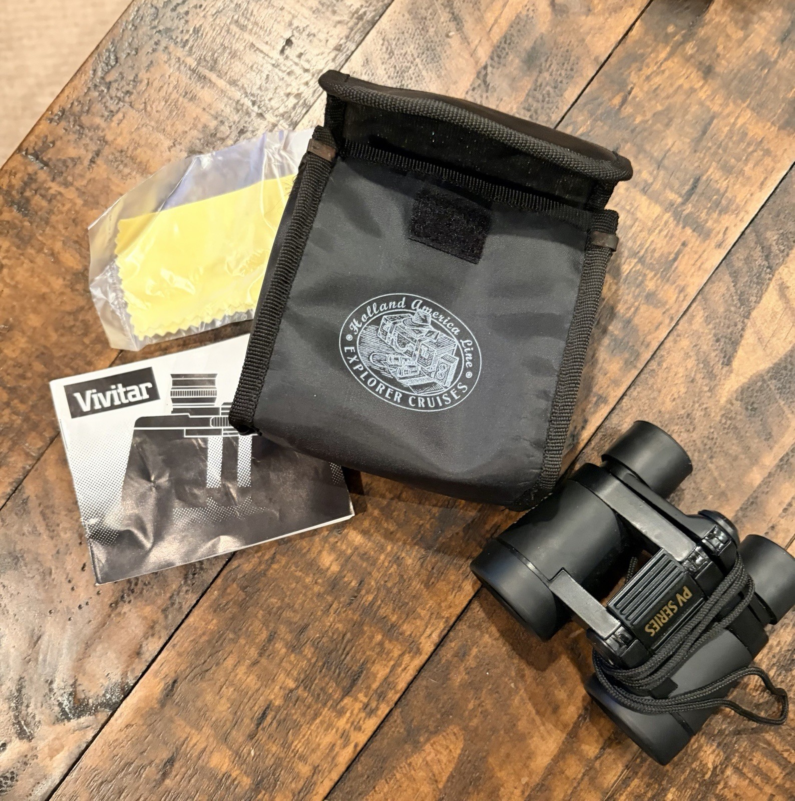 Vivitar Small Lightweight Binoculars 4 x 30 with Strap - Black- With Case