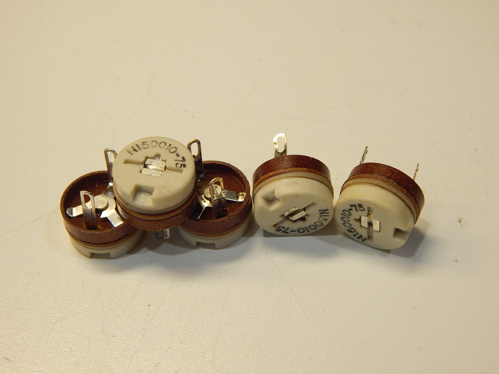 VARIABLE ADJUSTABLE CERAMIC TRIMMER CAPACITOR 10-75PF - YOU GET 5 PIECES