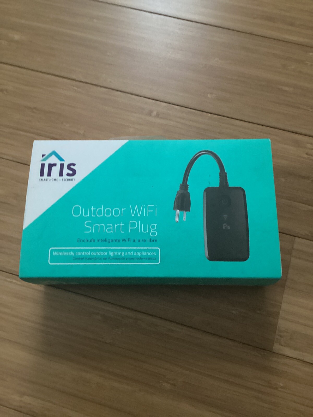 Iris Outdoor Wi-Fi  Smart Plug Smart Home New In Box Christmas Lights Controller