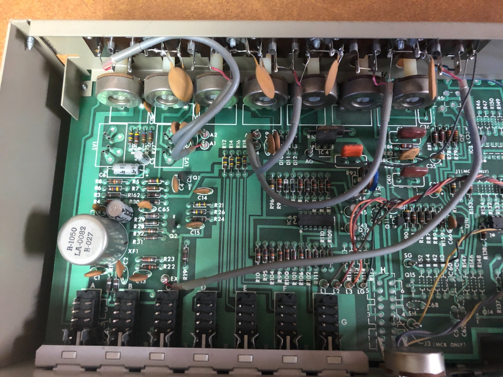 Rauland MCB100