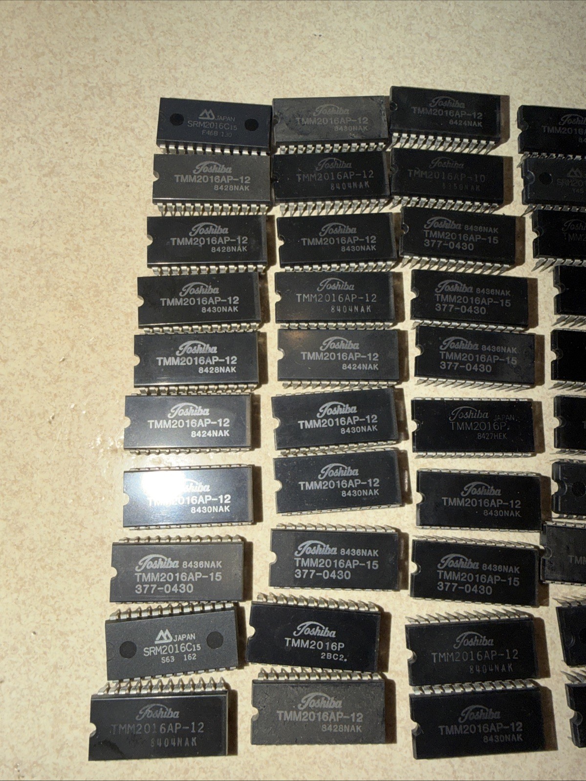 Lot 56 Asst TOSHIBA TMM2016AP-10(12)(15) 16K 2Kx8-bit SRAM Memory Ram  Untested
