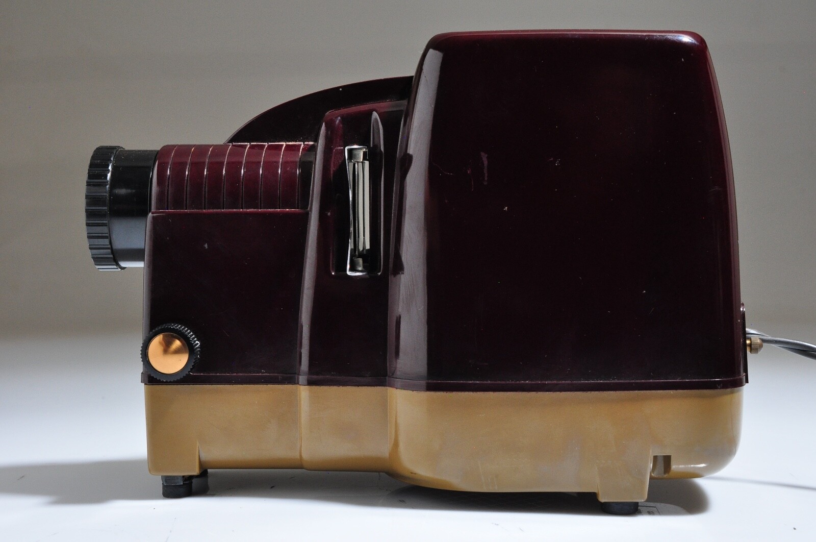 Vintage Bakelite Headliner Model 225 Slide Projector with Original Case