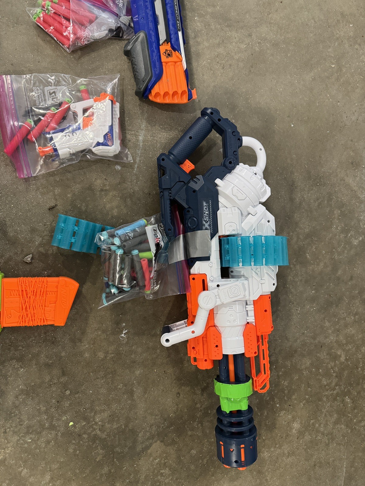 ZURU X-Shot Excel Crusher Comes with X-Shot Crusher With Dart Belt And dDarts