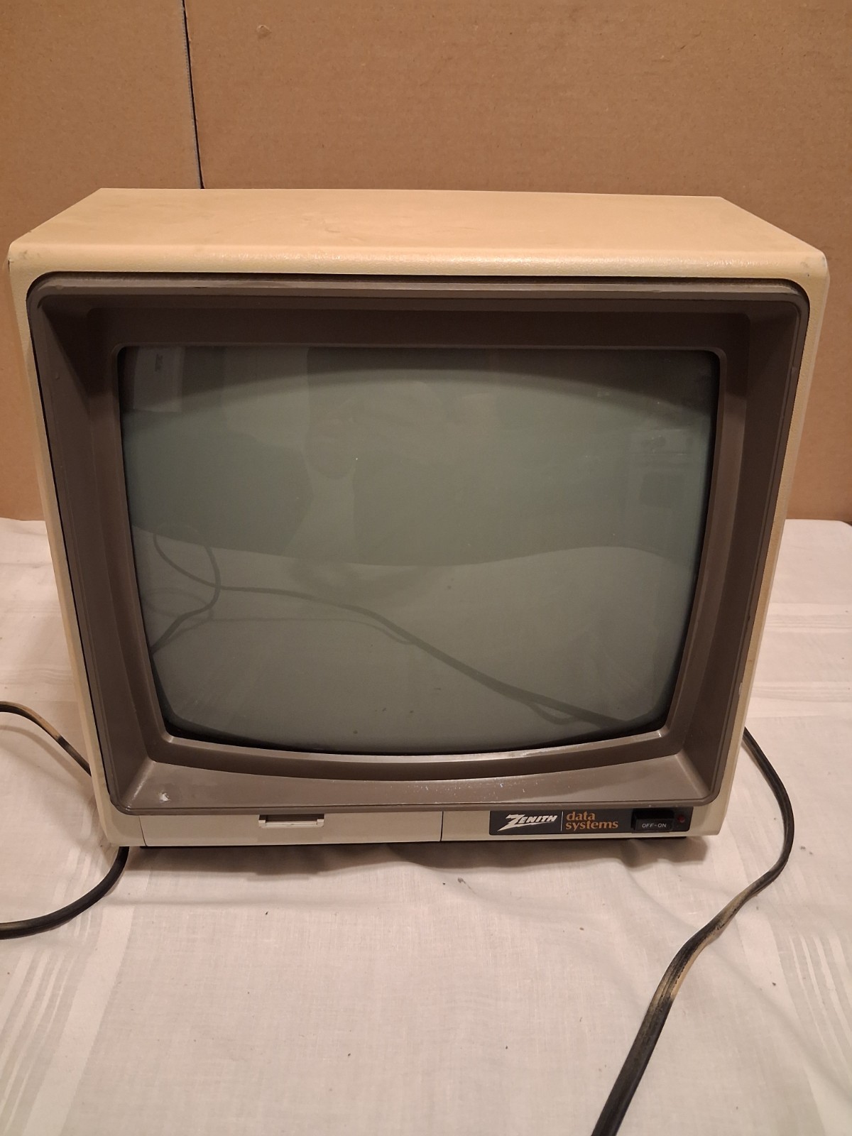 Vintage Zenith Data Systems ZVM-123-A 14" Monitor Halt & Catch Fire Prop HACF