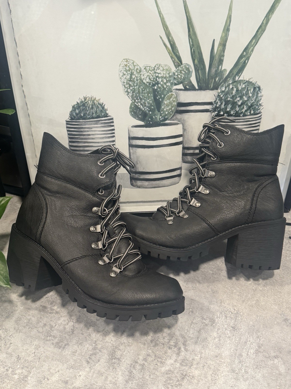Unionbay Women's Dark Gray & Heather 8.5  Lugg Sole Boots Moto Lace Ankle Boot