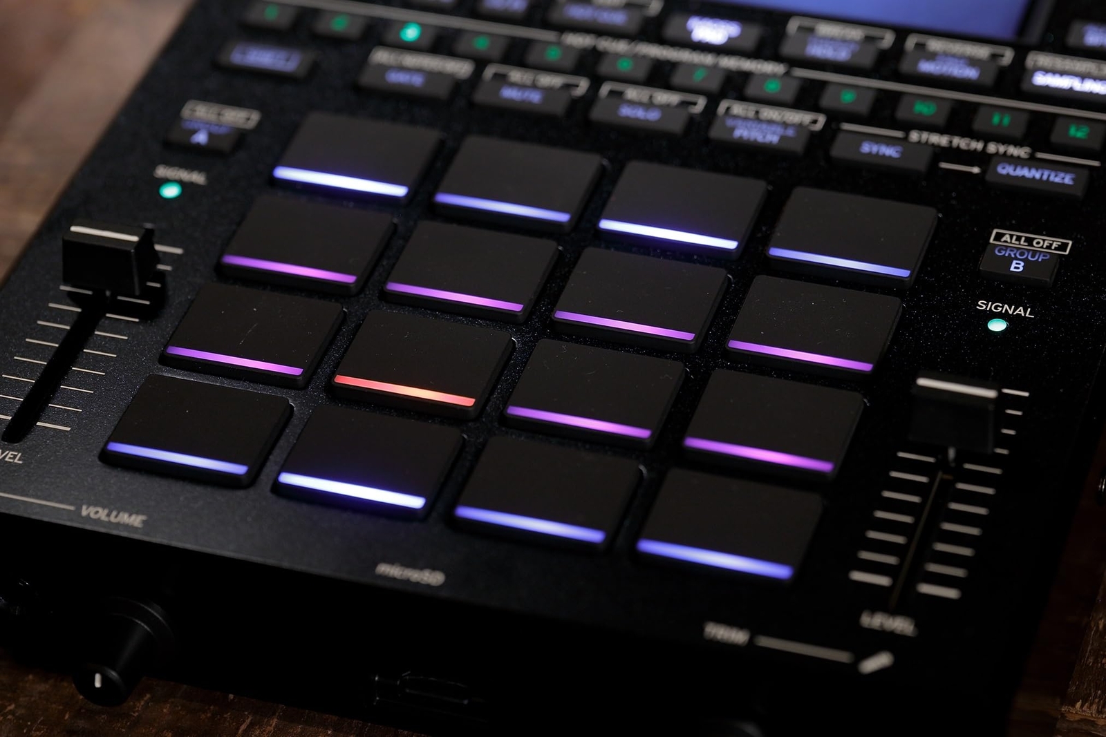KORG All-in-One KAOSS Replay Dynamic Effects Processor and Sampler